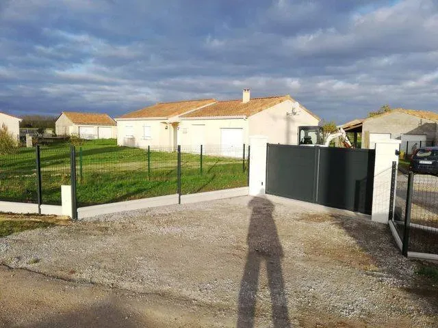 Pose de portails près de Nersac 