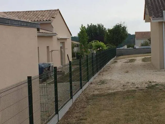 Grillage près de Nersac 